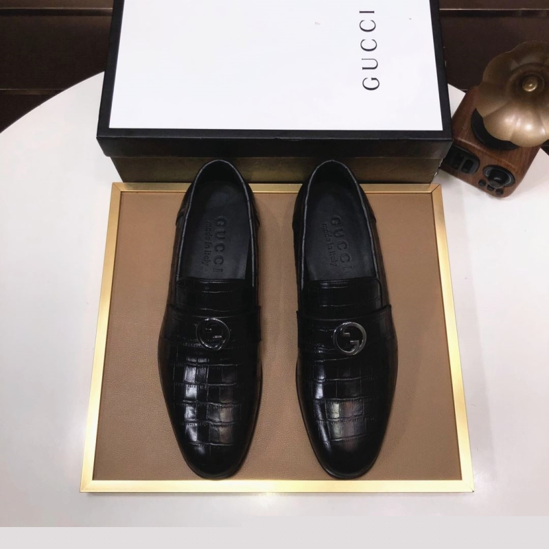 G*u*i leather shoes
